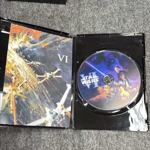 Star Wars Trilogy DVD Set - Silver and Black - Picture 10 of 11